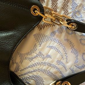 Gorgeous! Michael Kors shoulder bag